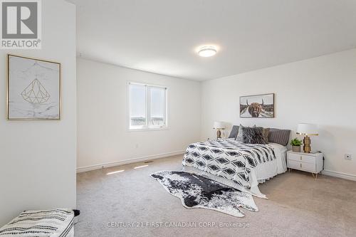 1316 Whetherfield Street, London, ON - Indoor Photo Showing Bedroom