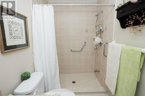 10 Horton Place, Kawartha Lakes (Lindsay), ON - Indoor Photo Showing Bathroom