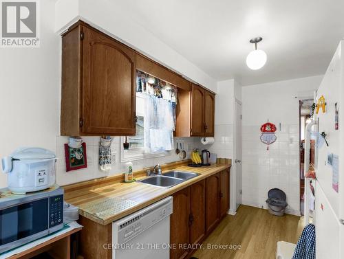 12 Bexhill Drive, London, ON - Indoor Photo Showing Kitchen With Double Sink