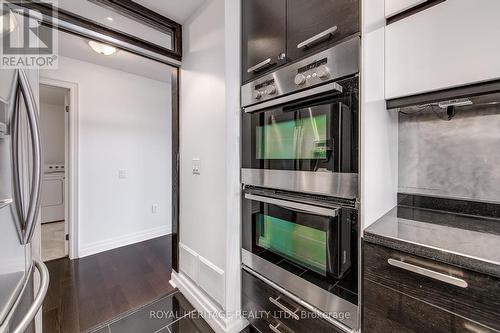 605 - 130 Steamship Bay Road, Gravenhurst, ON - Indoor Photo Showing Kitchen