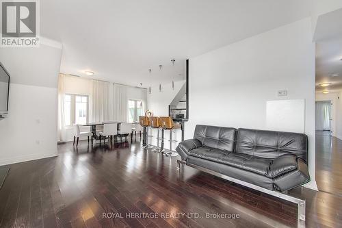 605 - 130 Steamship Bay Road, Gravenhurst, ON - Indoor Photo Showing Living Room