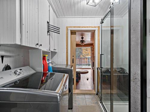 Bathroom - 121 Crois. Des Trois-Lacs, Lantier, QC - Indoor Photo Showing Laundry Room