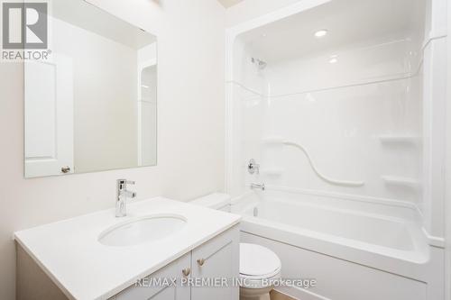 Gl 04 - 50 Herrick Avenue, St. Catharines, ON - Indoor Photo Showing Bathroom