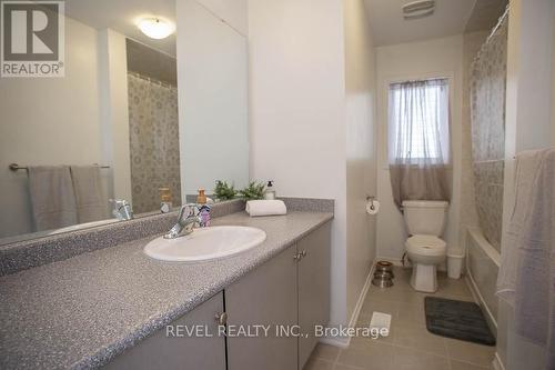 8 Turnbull Drive, Brantford, ON - Indoor Photo Showing Bathroom