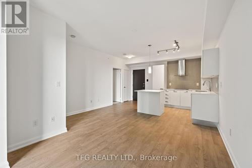 2804 - 9 Bogert Avenue, Toronto (Lansing-Westgate), ON - Indoor Photo Showing Kitchen