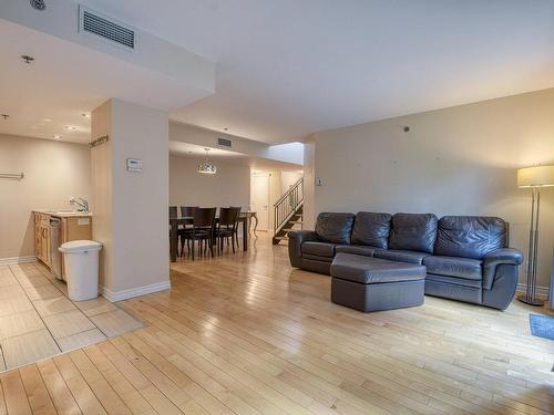 Overall view - 45-4574 Av. Du Parc, Montréal (Le Plateau-Mont-Royal), QC - Indoor Photo Showing Living Room