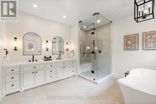 24 Bluff Trail, King, ON - Indoor Photo Showing Bathroom