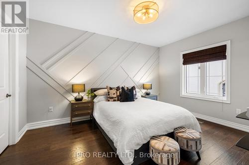 24 Bluff Trail, King, ON - Indoor Photo Showing Bedroom