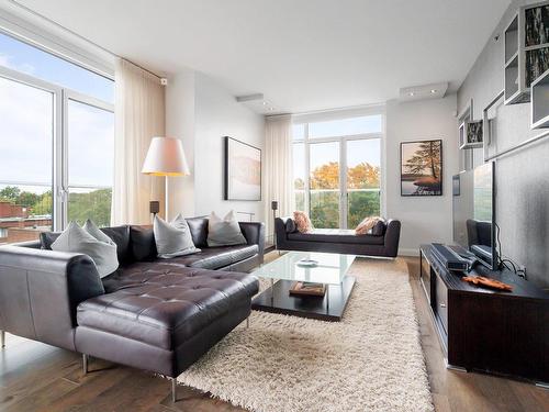 Salon - 501-1160 Av. Van Horne, Montréal (Outremont), QC - Indoor Photo Showing Living Room