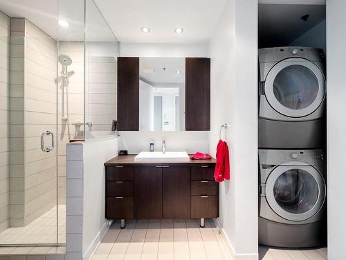 Salle de bains - 501-1160 Av. Van Horne, Montréal (Outremont), QC - Indoor Photo Showing Laundry Room