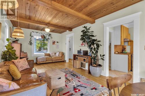 407 27Th Street W, Saskatoon, SK - Indoor Photo Showing Living Room