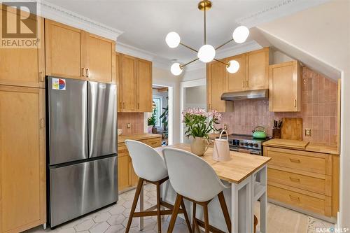 407 27Th Street W, Saskatoon, SK - Indoor Photo Showing Kitchen With Stainless Steel Kitchen