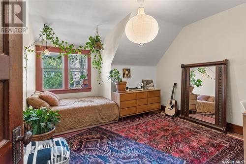 407 27Th Street W, Saskatoon, SK - Indoor Photo Showing Bedroom