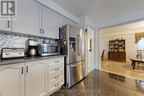 157 Manorheights Street, Richmond Hill, ON - Indoor Photo Showing Kitchen