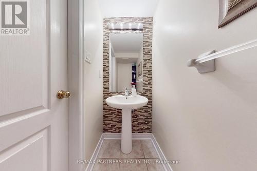 157 Manorheights Street, Richmond Hill, ON - Indoor Photo Showing Bathroom