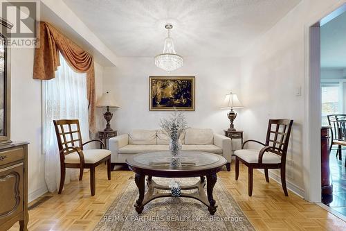 157 Manorheights Street, Richmond Hill, ON - Indoor Photo Showing Living Room