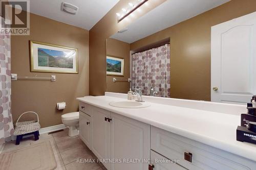 157 Manorheights Street, Richmond Hill, ON - Indoor Photo Showing Bathroom