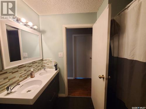 126 East Avenue, Kamsack, SK - Indoor Photo Showing Bathroom