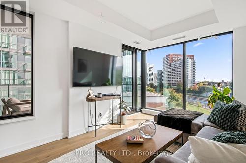 401 - 200 Sudbury Street, Toronto, ON - Indoor Photo Showing Living Room