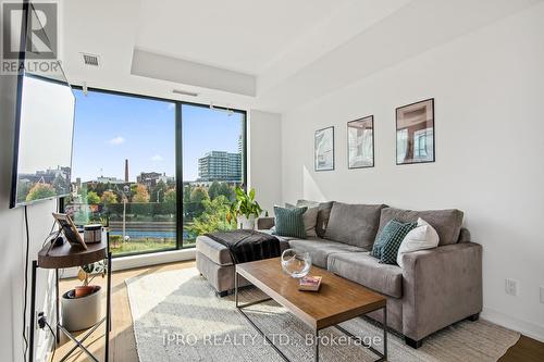 401 - 200 Sudbury Street, Toronto, ON - Indoor Photo Showing Living Room