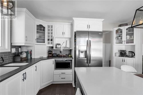 548 Kirkwood Street, Cornwall, ON - Indoor Photo Showing Kitchen With Upgraded Kitchen