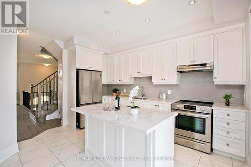 18 Campobello Street, Vaughan, ON - Indoor Photo Showing Kitchen With Upgraded Kitchen