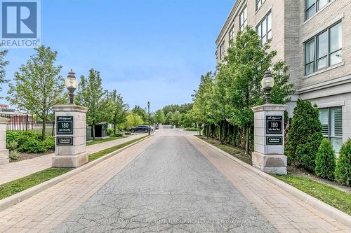 211 - 180 John West Way, Aurora, ON - Outdoor