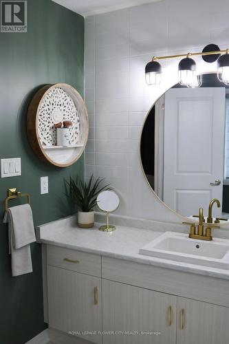 66 Donnan Drive, New Tecumseth, ON - Indoor Photo Showing Bathroom