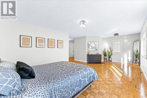 43 Grand Oak Drive, Richmond Hill, ON - Indoor Photo Showing Bedroom