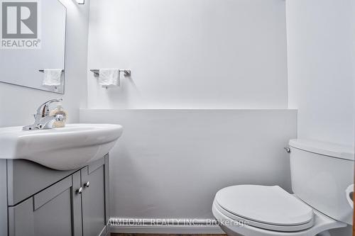 1692 John Street, Markham, ON - Indoor Photo Showing Bathroom