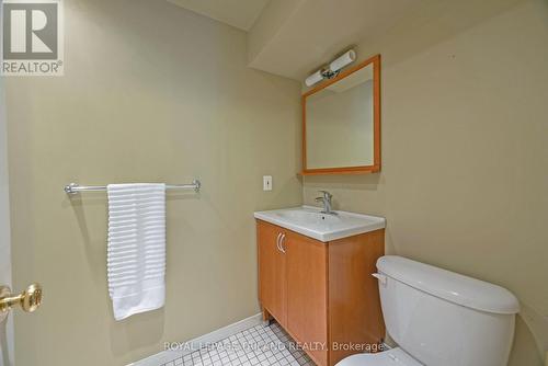 235 Rossmore Court, London, ON - Indoor Photo Showing Bathroom