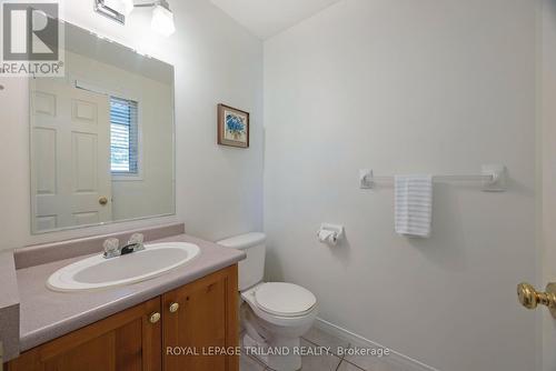 235 Rossmore Court, London, ON - Indoor Photo Showing Bathroom