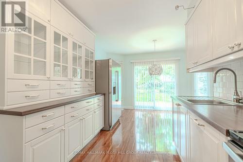 22 Macmillan Crescent, Barrie, ON - Indoor Photo Showing Kitchen