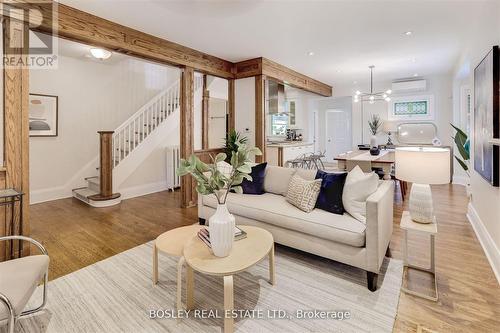 335 Woodbine Avenue, Toronto, ON - Indoor Photo Showing Living Room