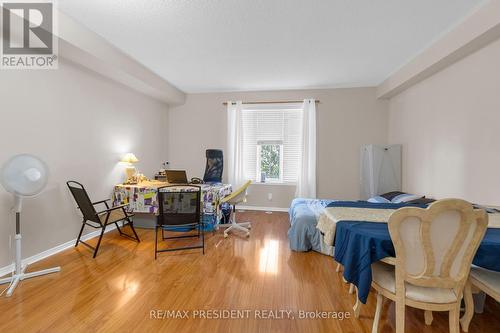 103 Cedar Lake Crescent S, Brampton, ON - Indoor Photo Showing Bedroom