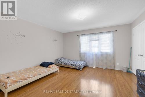 103 Cedar Lake Crescent S, Brampton, ON - Indoor Photo Showing Bedroom