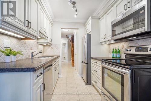 1278 Valerie Crescent, Oakville, ON - Indoor Photo Showing Kitchen