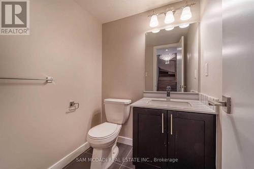 4 - 4030 Parkside Village Drive, Mississauga, ON - Indoor Photo Showing Bathroom