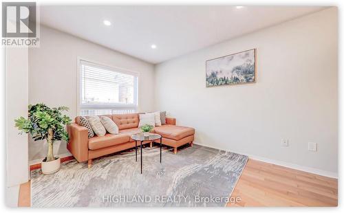 5929 Algarve Drive, Mississauga, ON - Indoor Photo Showing Living Room