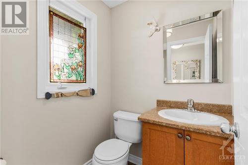 309 Mercury Street, Rockland, ON - Indoor Photo Showing Bathroom