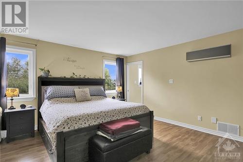 8441 Mitch Owens Road, Ottawa, ON - Indoor Photo Showing Bedroom