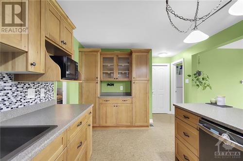 8441 Mitch Owens Road, Ottawa, ON - Indoor Photo Showing Kitchen