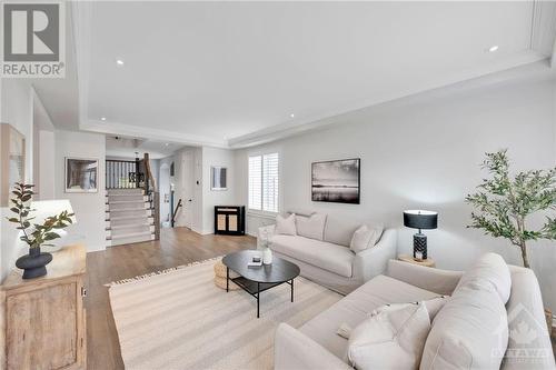 Living Room - 976 Shimmerton Circle, Kanata, ON - Indoor Photo Showing Living Room