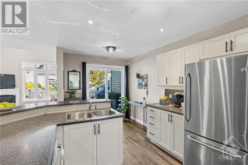 2043 Melette Crescent, Ottawa, ON - Indoor Photo Showing Kitchen With Stainless Steel Kitchen With Double Sink