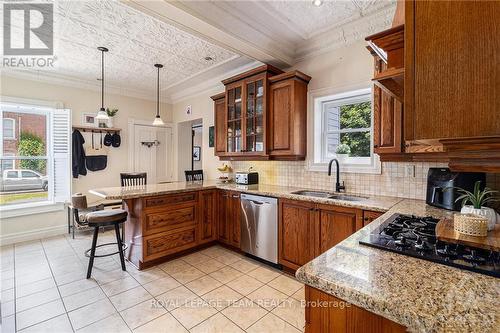 472 Fred Street, North Dundas, ON - Indoor Photo Showing Kitchen With Double Sink With Upgraded Kitchen