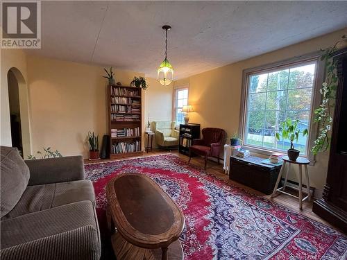 508-510 Stout Street, Bathurst, NB - Indoor Photo Showing Living Room