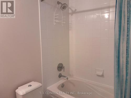 703 - 832 Bay Street, Toronto, ON - Indoor Photo Showing Bathroom