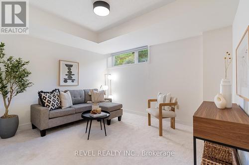 6 - 31 Florence Street, Toronto, ON - Indoor Photo Showing Living Room