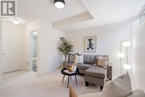 6 - 31 Florence Street, Toronto, ON - Indoor Photo Showing Living Room