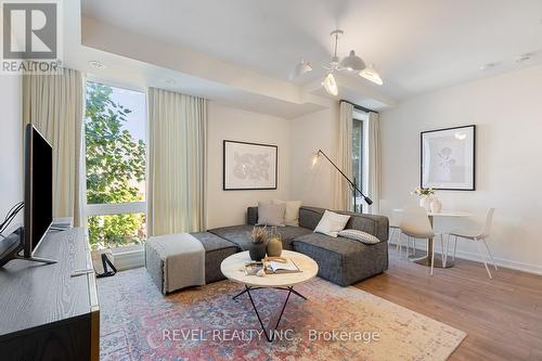 6 - 31 Florence Street, Toronto, ON - Indoor Photo Showing Living Room